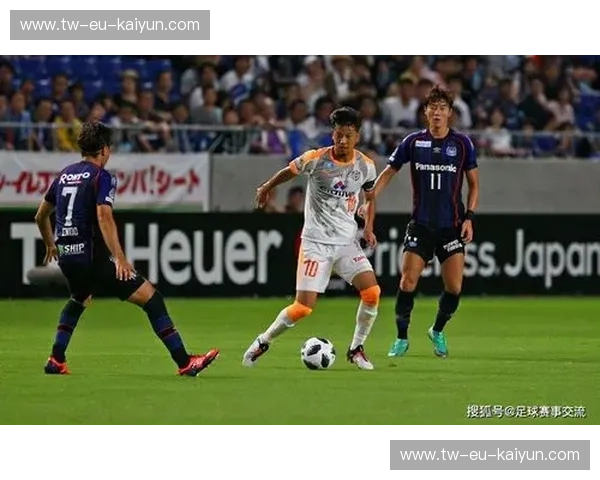 樱花的约定：广岛三箭与浦和红钻的绿茵史诗